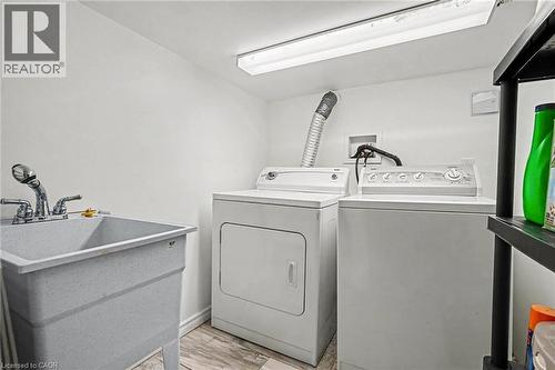 30 Province Street S, Hamilton, ON - Indoor Photo Showing Laundry Room