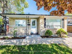 32 MADOC DRIVE Brampton, ON L6V 1Z9