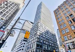 4001 - 101 PETER STREET Toronto, ON M5V 2G9