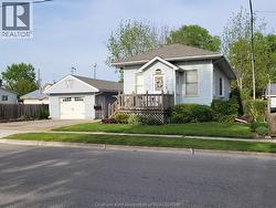 407 ALBERT STREET Wallaceburg, ON N8A 1Y3