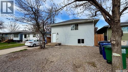 215 V AVENUE N  Saskatoon, SK S7L 3E5