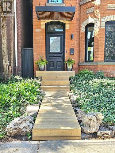 18 Alanson Street, Hamilton, ON 