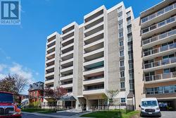 1004 - 141 SOMERSET STREET W  Ottawa, ON K2P 2H1