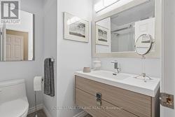 Upper Floor: Bathroom Connected to 2 Bedrooms - 