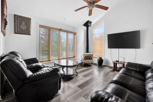 Salon - 235 Rue Félix-Leclerc, Lavaltrie, QC - Indoor Photo Showing Living Room
