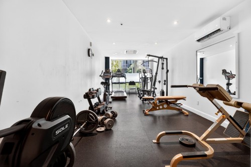 Salle d'exercice - 307-245 Ch. Bates, Mont-Royal, QC - Indoor Photo Showing Gym Room