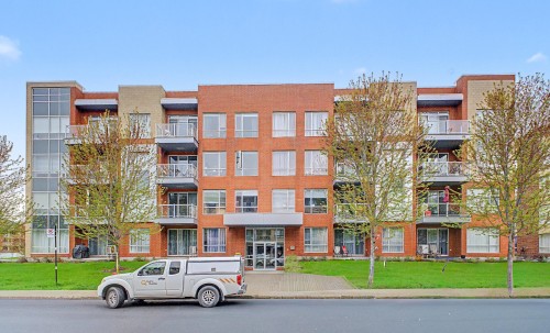 207-6005 Rue de la Tourbière  Longueuil (Saint-Hubert), QC J3Y 0K6