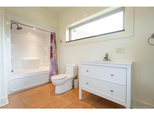 2 Dunhams Wharf Rd, Kingston, NB 