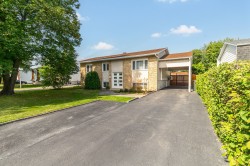3188 Rue de Bourgogne Boisbriand, QC J7H 1A6