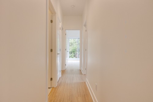 Passageway - 11379 Av. L'Archevêque, Montréal (Montréal-Nord), QC 