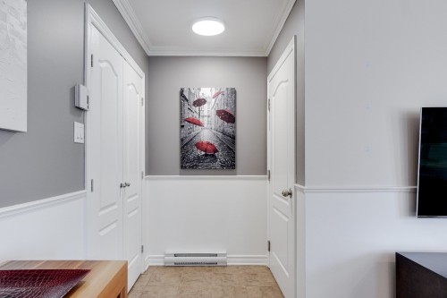 Hall d'entrée/Vestibule - 4-330 Place Larose, Mascouche, QC - Indoor Photo Showing Other Room