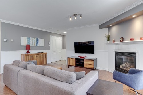 Salon - 4-330 Place Larose, Mascouche, QC - Indoor Photo Showing Living Room With Fireplace