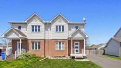 501 Rue Davidson E.  Gatineau (Gatineau), QC J8R 2V8