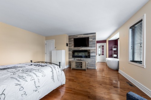 Chambre à coucher principale - 329 Rue Daudelin, Farnham, QC - Indoor Photo Showing Bedroom