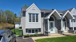 215 Rue Cliche  Québec (Charlesbourg), QC G2M 1P5