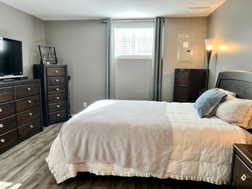 Chambre à coucher principale - 215 Rue Cliche, Québec (Charlesbourg), QC - Indoor Photo Showing Bedroom