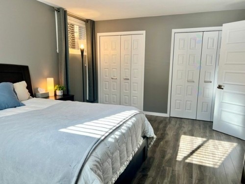 Chambre à coucher principale - 215 Rue Cliche, Québec (Charlesbourg), QC - Indoor Photo Showing Bedroom