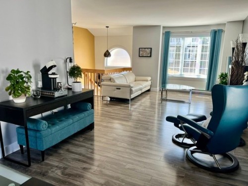 Salon - 215 Rue Cliche, Québec (Charlesbourg), QC - Indoor Photo Showing Living Room