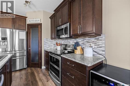 5044 Crane Crescent, Regina, SK - Indoor Photo Showing Kitchen With Upgraded Kitchen