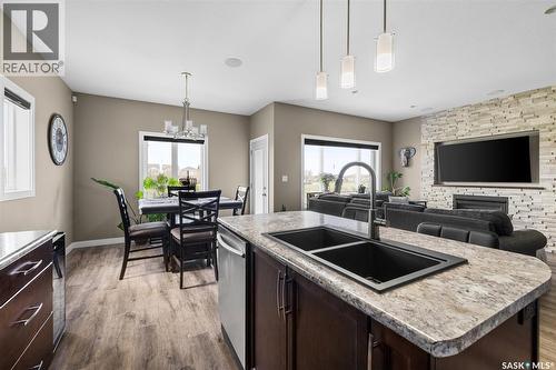 5044 Crane Crescent, Regina, SK - Indoor Photo Showing Kitchen With Double Sink