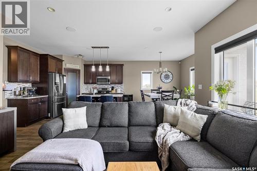 5044 Crane Crescent, Regina, SK - Indoor Photo Showing Living Room