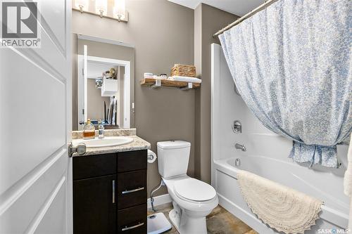 5044 Crane Crescent, Regina, SK - Indoor Photo Showing Bathroom