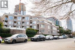 111 1236 W 8TH AVENUE  Vancouver, BC V6H 3Y9