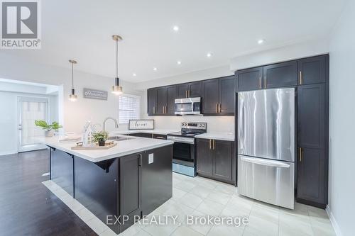 84 - 1000 Asleton Boulevard, Milton, ON - Indoor Photo Showing Kitchen With Upgraded Kitchen