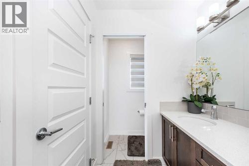 32 Saddlestone Way Ne, Calgary, AB 