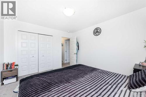 32 Saddlestone Way Ne, Calgary, AB 