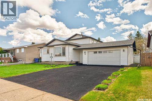 29 Edelweiss Crescent, Moose Jaw, SK - Outdoor