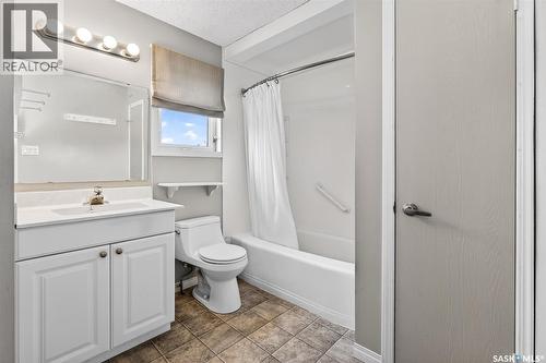 29 Edelweiss Crescent, Moose Jaw, SK - Indoor Photo Showing Bathroom