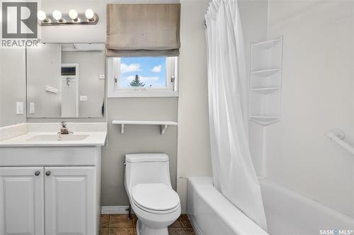 29 Edelweiss Crescent, Moose Jaw, SK - Indoor Photo Showing Bathroom