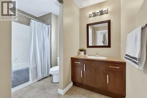 Upper bathroom - 44 Elgin Meadows Link Se, Calgary, AB 