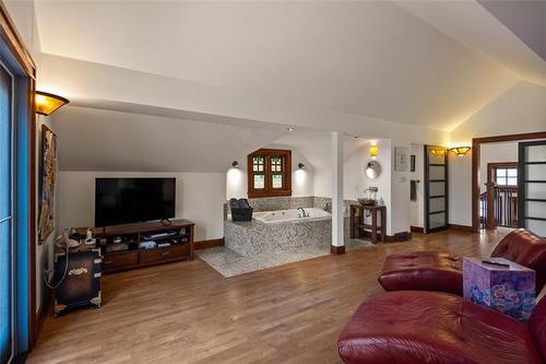 1493 Wellington Cr, Winnipeg, MB 