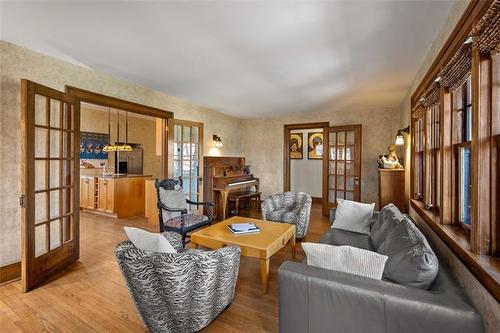 1493 Wellington Cr, Winnipeg, MB 