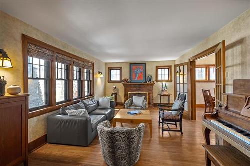 1493 Wellington Cr, Winnipeg, MB 