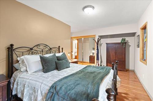358 Marlton Cr, Winnipeg, MB 