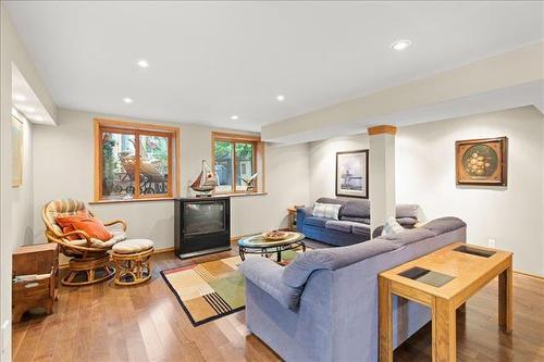 358 Marlton Cr, Winnipeg, MB 