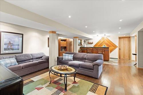 358 Marlton Cr, Winnipeg, MB 