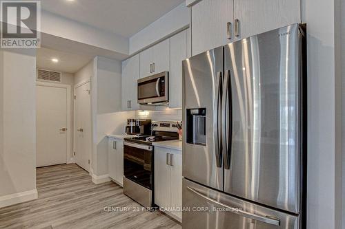 208 - 200 CALLAWAY ROAD , London North (North R), Ontario N6G 3X6 3