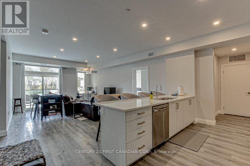 208 - 200 CALLAWAY ROAD , London North (North R), Ontario N6G 3X6 4