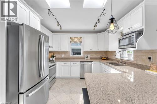 546 Hurd Avenue, Burlington, ON - Indoor Photo Showing Kitchen With Double Sink