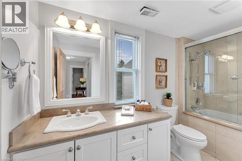 546 Hurd Avenue, Burlington, ON - Indoor Photo Showing Bathroom