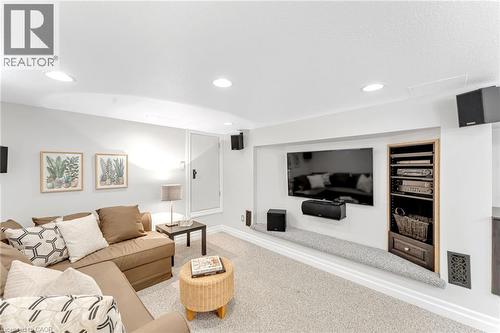546 Hurd Avenue, Burlington, ON - Indoor Photo Showing Living Room