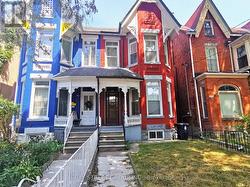 35 BORDEN STREET Toronto, ON M5S 2M8
