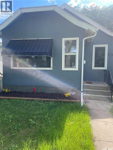 1230 E Avenue N, Saskatoon, SK 