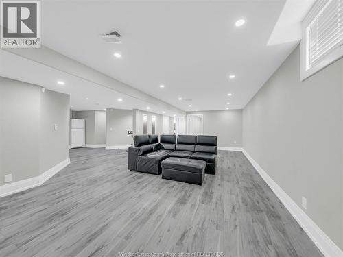 31 Heathview Trail, Leamington, ON - Indoor Photo Showing Other Room