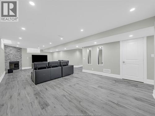 31 Heathview Trail, Leamington, ON - Indoor With Fireplace