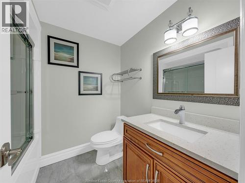 31 Heathview Trail, Leamington, ON - Indoor Photo Showing Bathroom